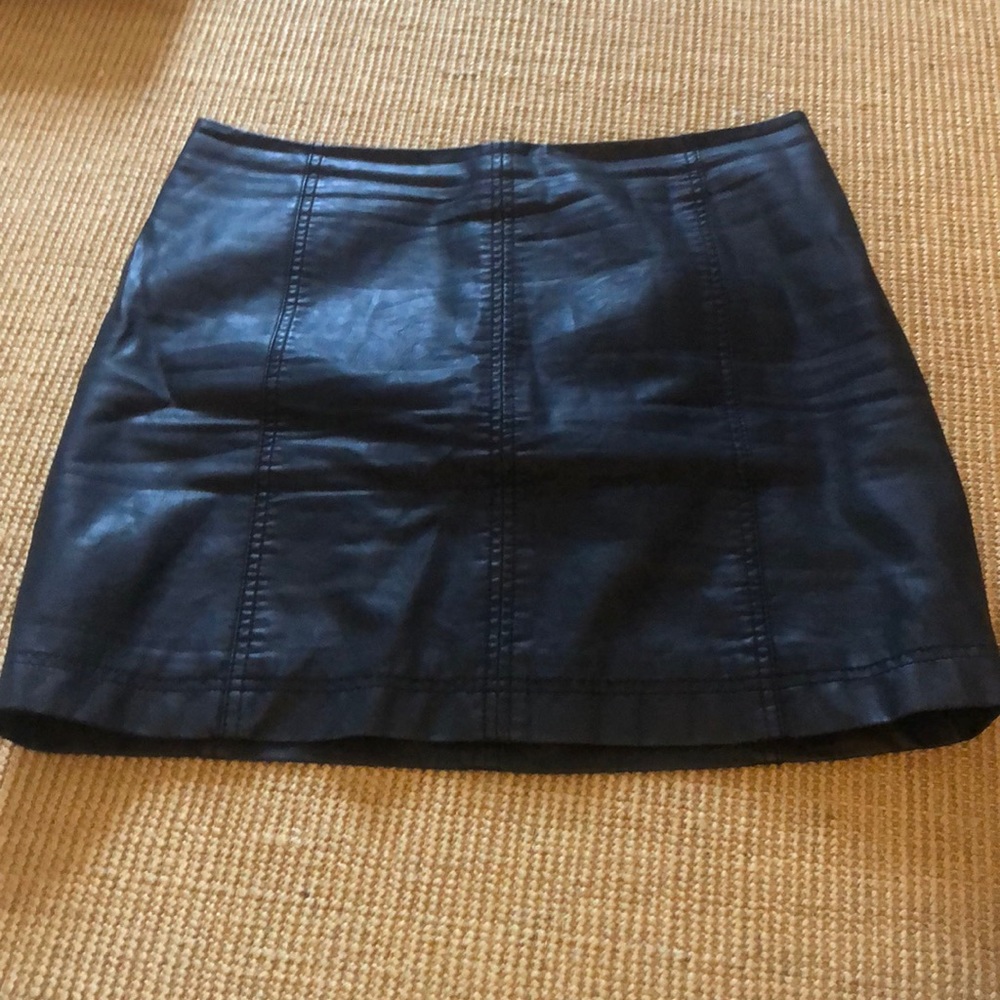 Faux leather mini skirt